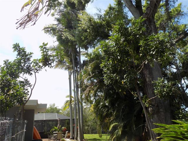 2168 KENT AVENUE, Clearwater, FL 33764