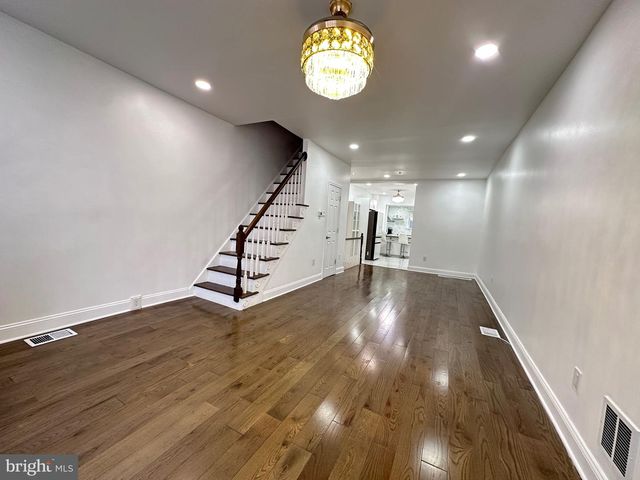 2520 S 5TH ST, Philadelphia, PA 19148
