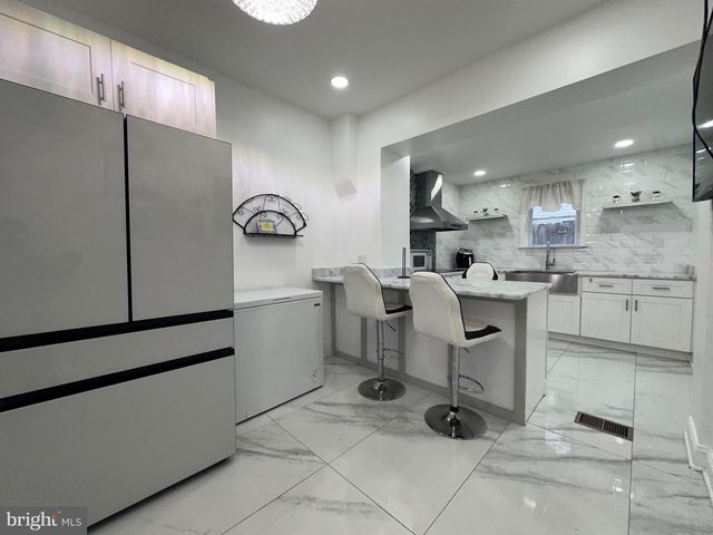 2520 S 5TH ST, Philadelphia, PA 19148