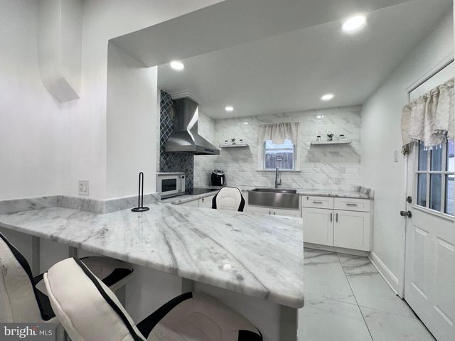 2520 S 5TH ST, Philadelphia, PA 19148