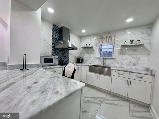 2520 S 5TH ST, Philadelphia, PA 19148