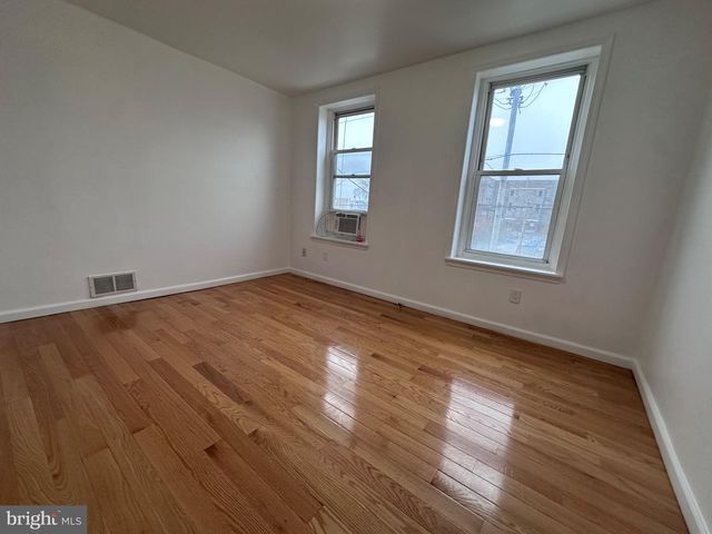 2520 S 5TH ST, Philadelphia, PA 19148