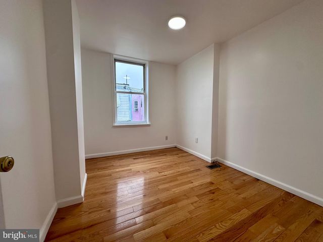 2520 S 5TH ST, Philadelphia, PA 19148