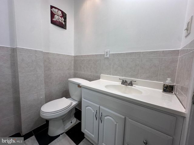 2520 S 5TH ST, Philadelphia, PA 19148