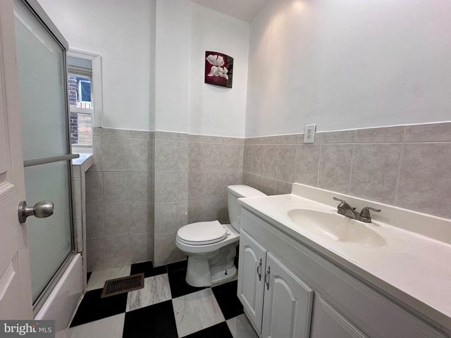 2520 S 5TH ST, Philadelphia, PA 19148