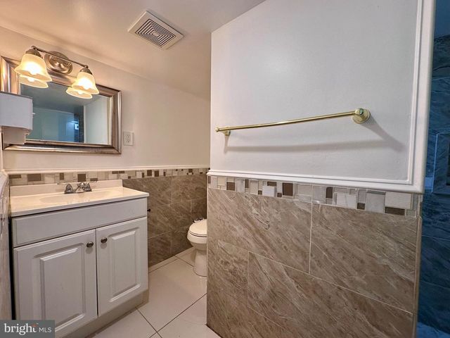 2520 S 5TH ST, Philadelphia, PA 19148