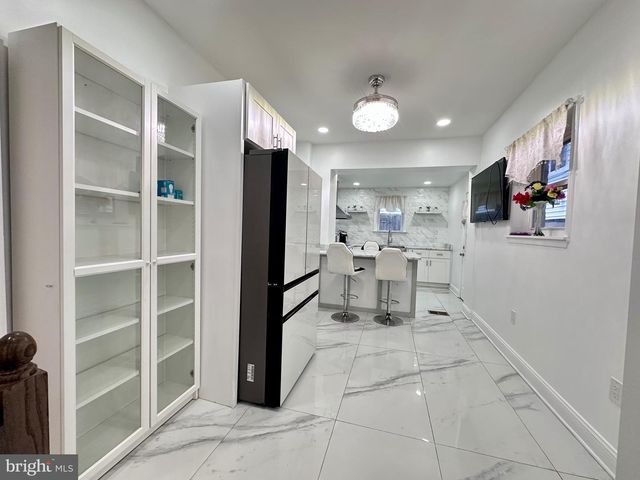 2520 S 5TH ST, Philadelphia, PA 19148