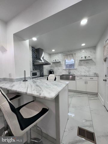 2520 S 5TH ST, Philadelphia, PA 19148