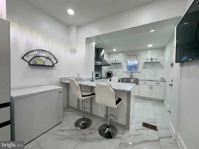 2520 S 5TH ST, Philadelphia, PA 19148