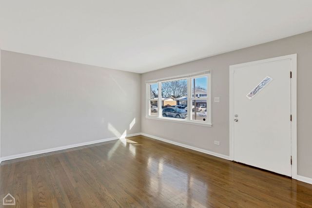 15666 Woodlawn East Avenue, South Holland, IL 60473