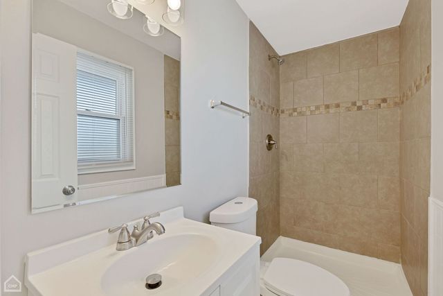 15666 Woodlawn East Avenue, South Holland, IL 60473