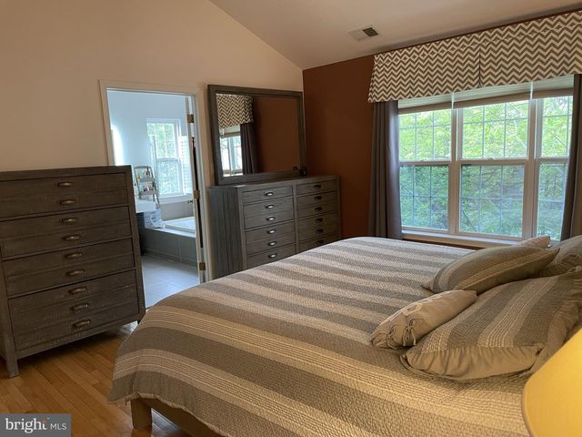 3826 WATKINS MILL DR, Alexandria, VA 22304
