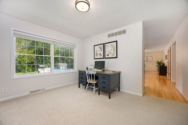 5856 Windingwood Drive, Kalamazoo, MI 49009