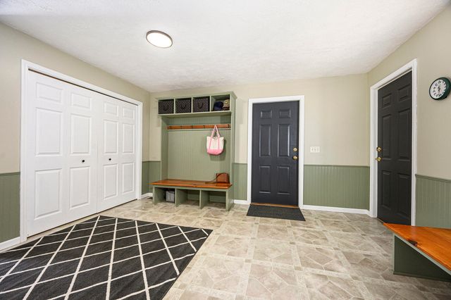 5856 Windingwood Drive, Kalamazoo, MI 49009