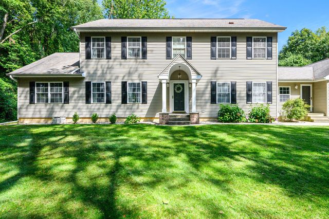 5856 Windingwood Drive, Kalamazoo, MI 49009