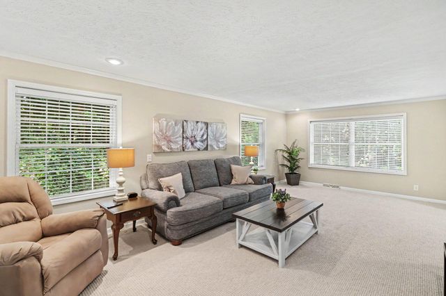 5856 Windingwood Drive, Kalamazoo, MI 49009