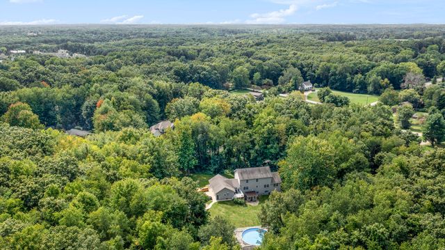 5856 Windingwood Drive, Kalamazoo, MI 49009