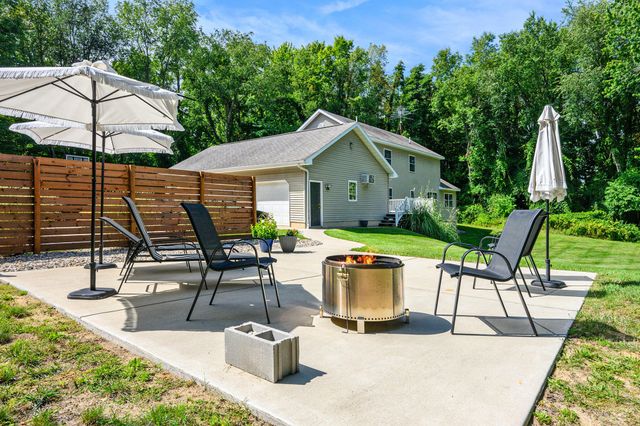 5856 Windingwood Drive, Kalamazoo, MI 49009
