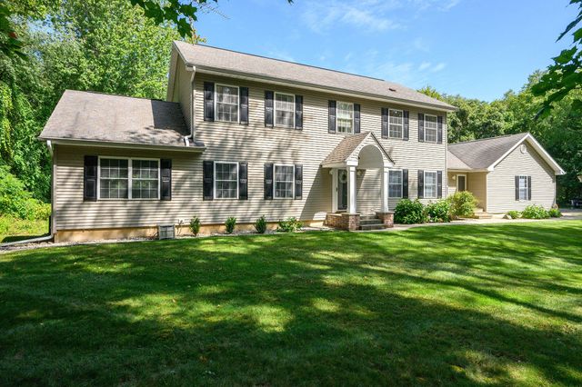 5856 Windingwood Drive, Kalamazoo, MI 49009