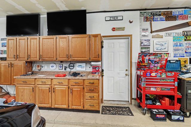 5856 Windingwood Drive, Kalamazoo, MI 49009