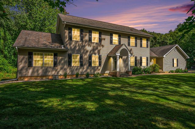 5856 Windingwood Drive, Kalamazoo, MI 49009