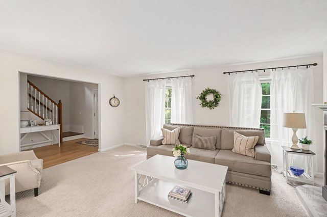 5856 Windingwood Drive, Kalamazoo, MI 49009