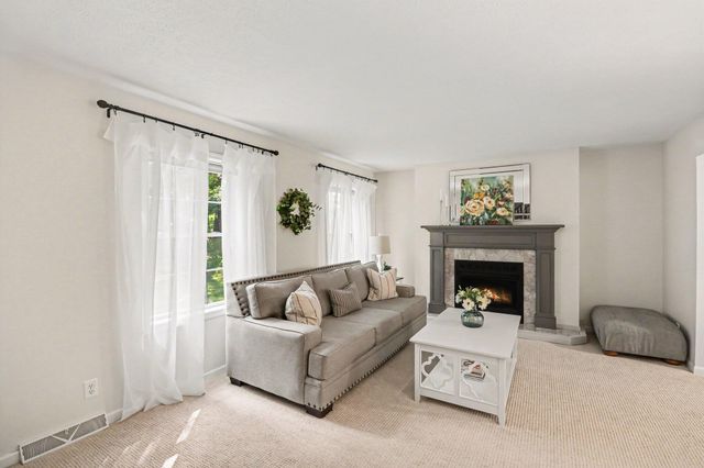 5856 Windingwood Drive, Kalamazoo, MI 49009