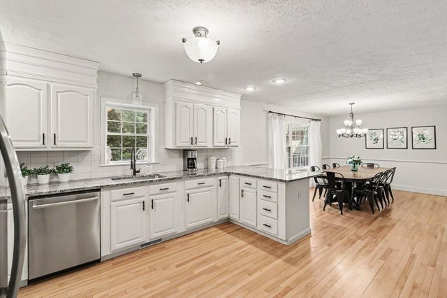 5856 Windingwood Drive, Kalamazoo, MI 49009