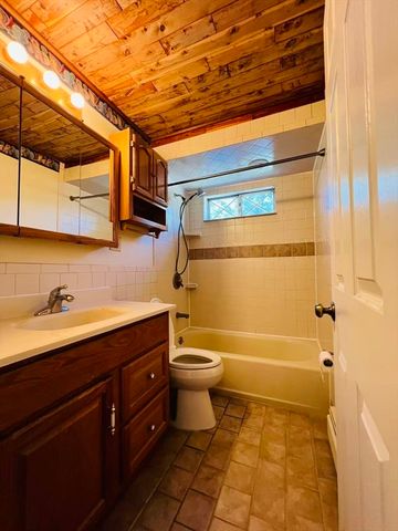 30 Fernview Ave 4, North Andover, MA 01845