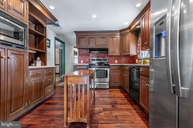 1169 SAINT MATTHEWS RD, Chester Springs, PA 19425