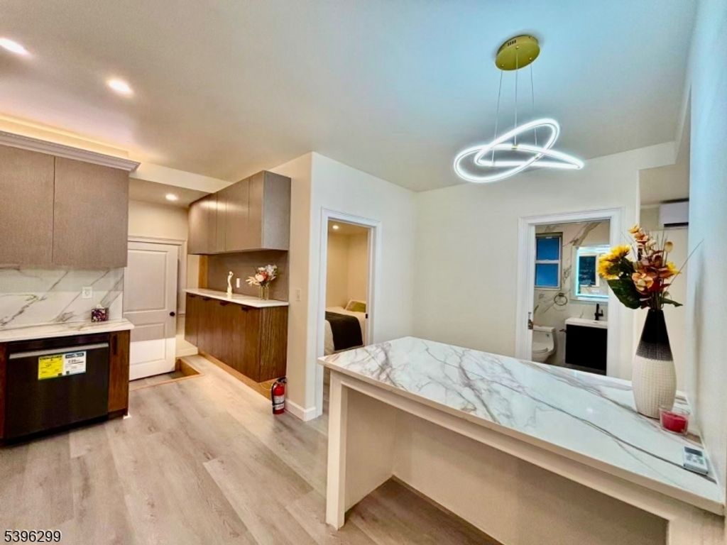 Image 15 of property listing at 58 Zeliff Ave, Little Falls Twp., NJ 07424