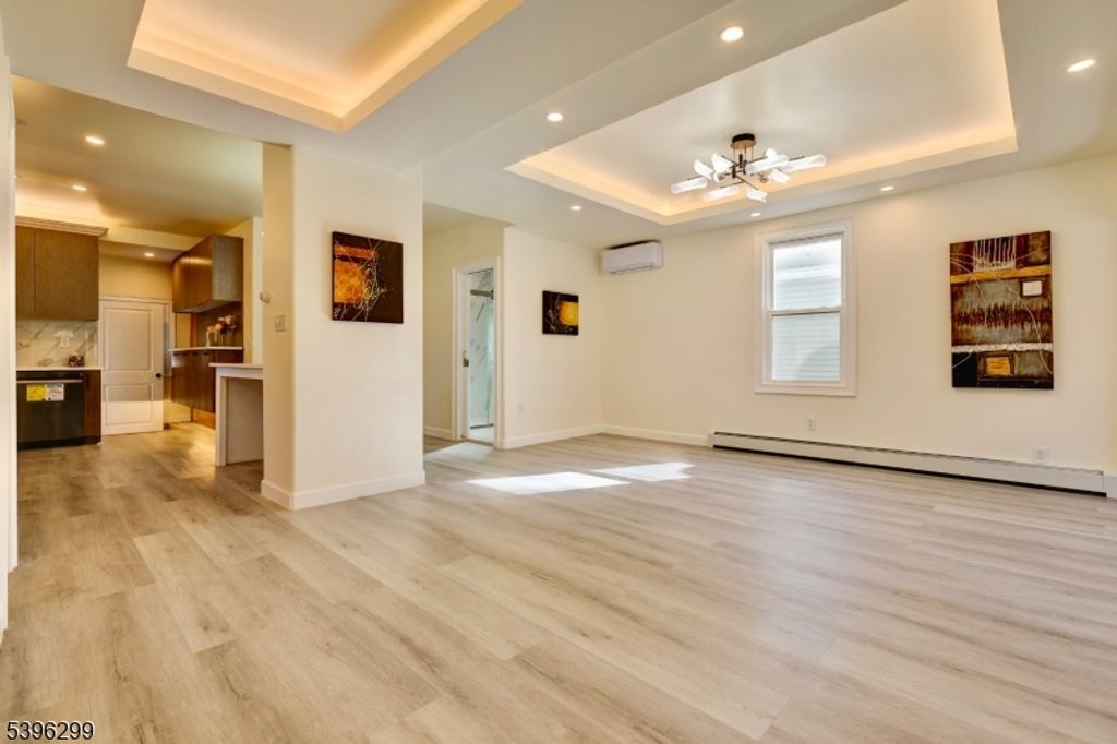 Image 3 of property listing at 58 Zeliff Ave, Little Falls Twp., NJ 07424