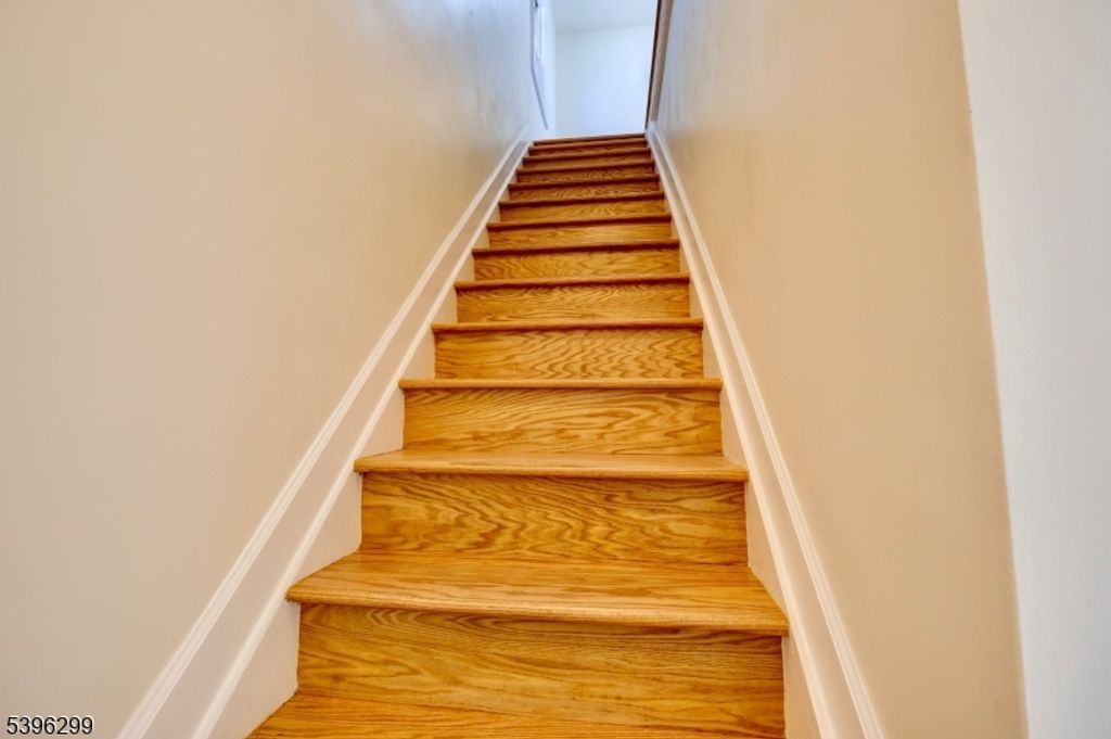 Image 21 of property listing at 58 Zeliff Ave, Little Falls Twp., NJ 07424