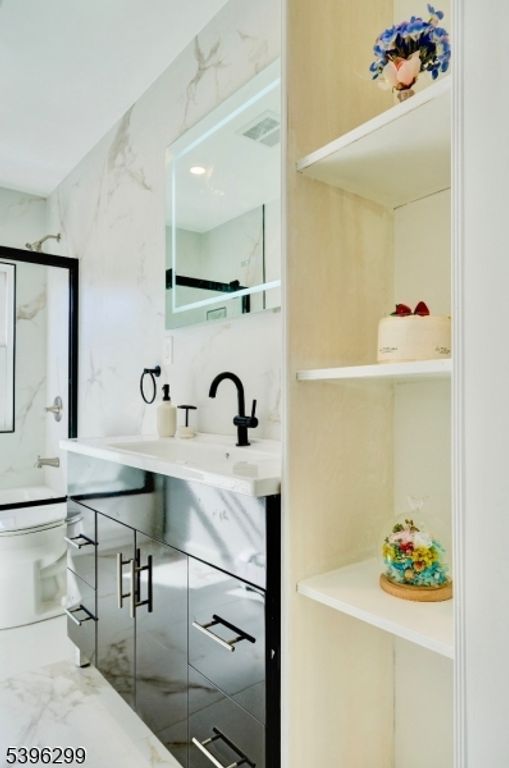 Image 29 of property listing at 58 Zeliff Ave, Little Falls Twp., NJ 07424