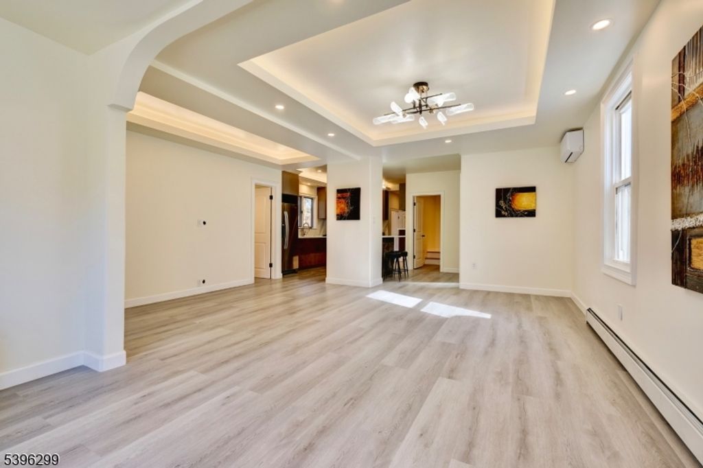 Image 4 of property listing at 58 Zeliff Ave, Little Falls Twp., NJ 07424