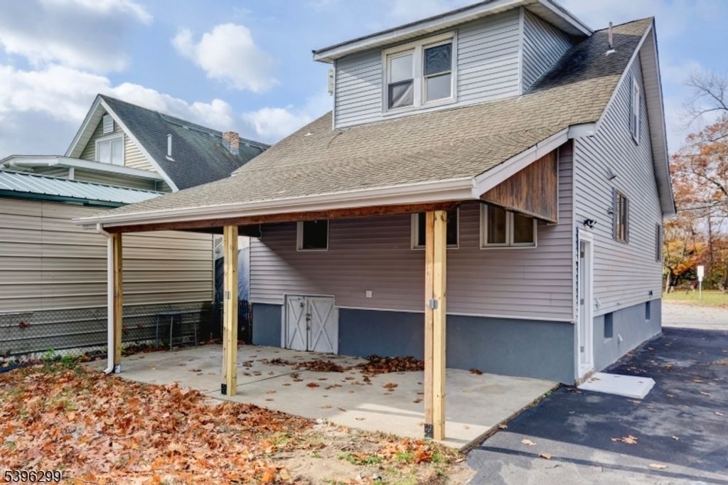 Image 43 of property listing at 58 Zeliff Ave, Little Falls Twp., NJ 07424