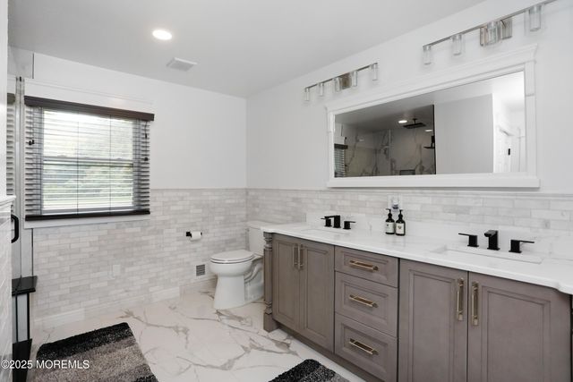 1422 Lakewood Road, Manasquan, NJ 08736