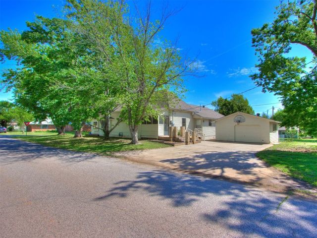 1723 W Mansur Avenue, Guthrie, OK 73044