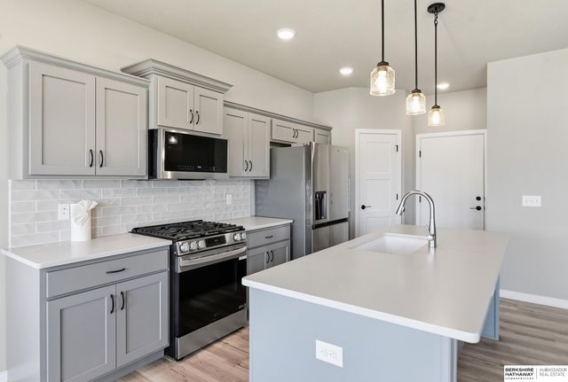 5520 N 181 Street, Elkhorn, NE 68022
