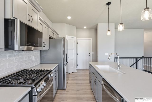 5520 N 181 Street, Elkhorn, NE 68022