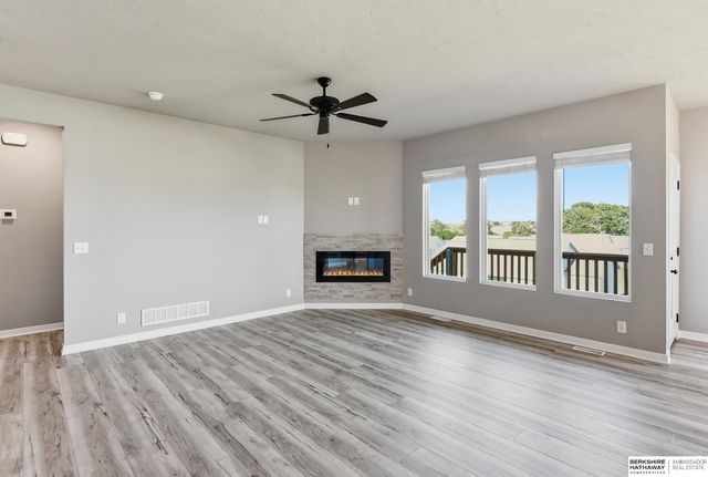 5520 N 181 Street, Elkhorn, NE 68022