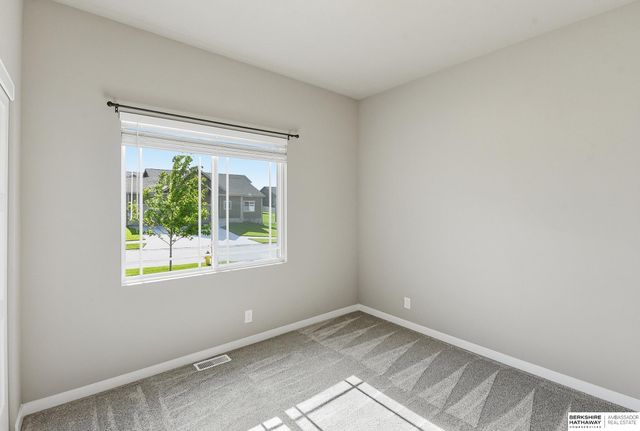 5520 N 181 Street, Elkhorn, NE 68022