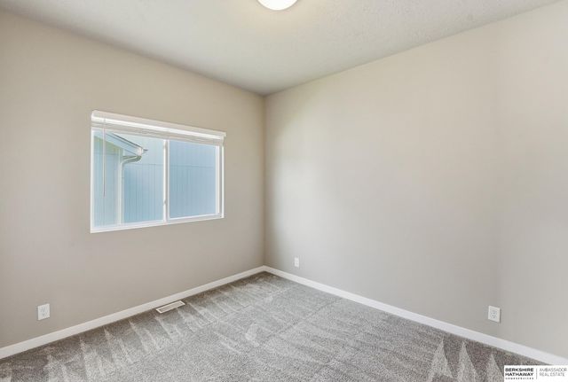 5520 N 181 Street, Elkhorn, NE 68022