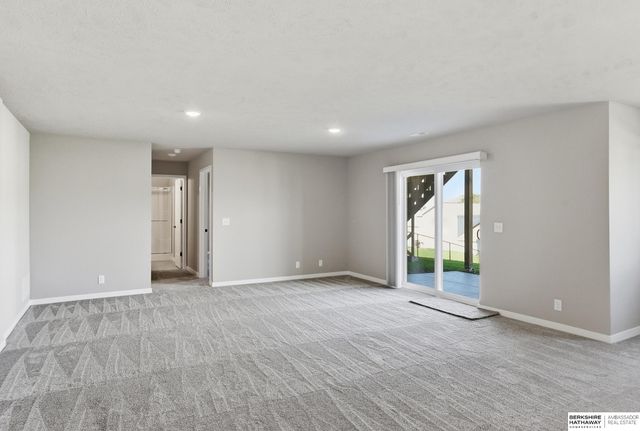 5520 N 181 Street, Elkhorn, NE 68022