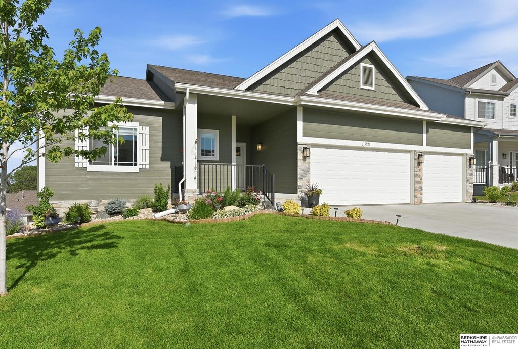 5520 N 181 Street, Elkhorn, NE 68022