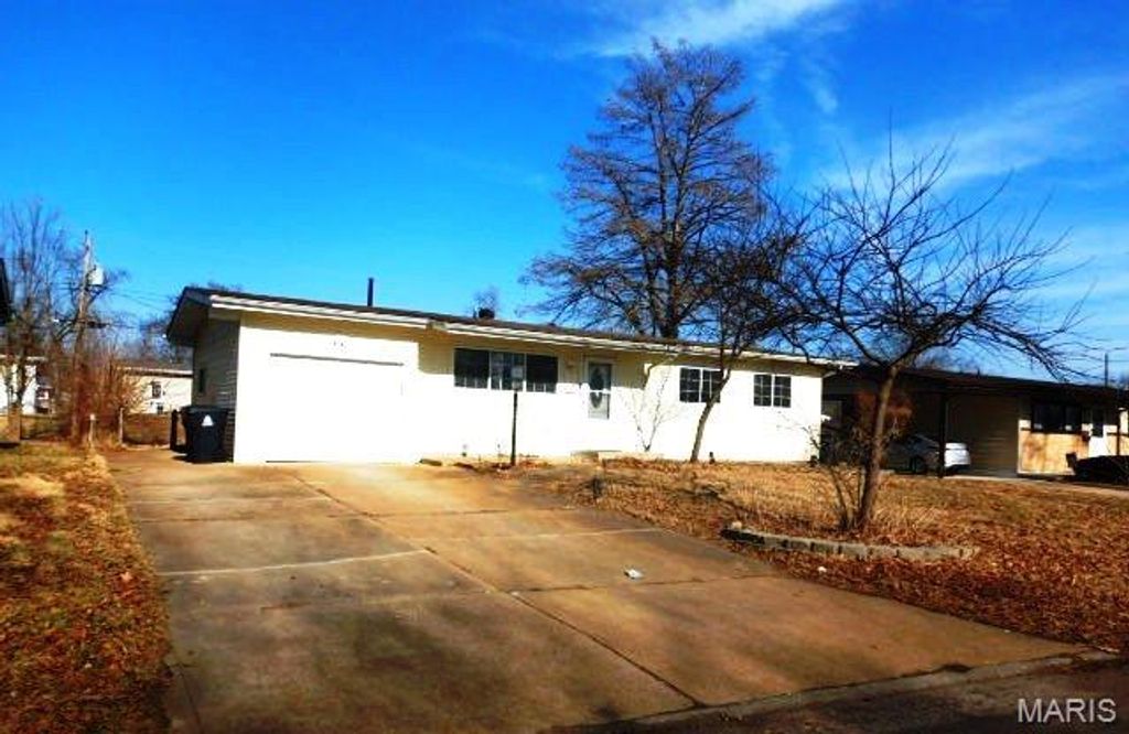 1435 Aspen Drive, Florissant, MO 63031