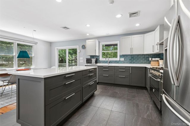 17 Squires Boulevard, Hampton Bays, NY 11946