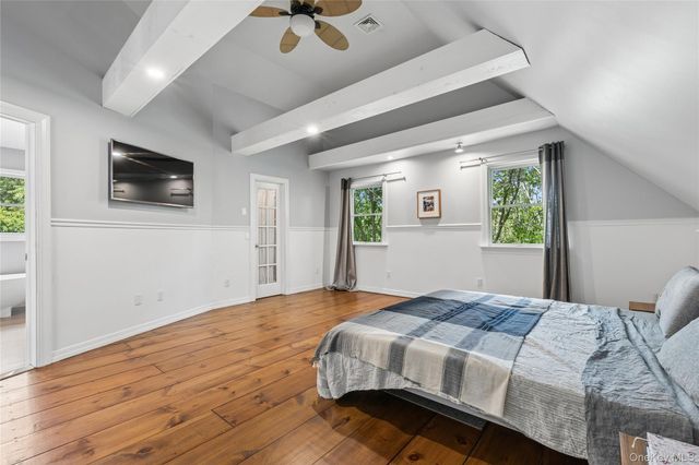 17 Squires Boulevard, Hampton Bays, NY 11946