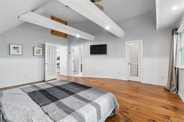 17 Squires Boulevard, Hampton Bays, NY 11946