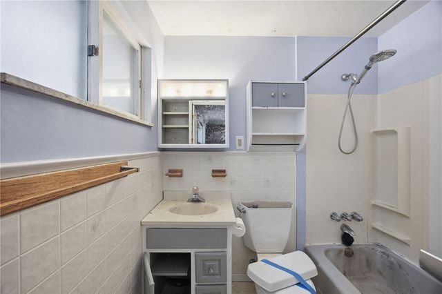 3801 Greenfield Rd, Hampton, PA 15101